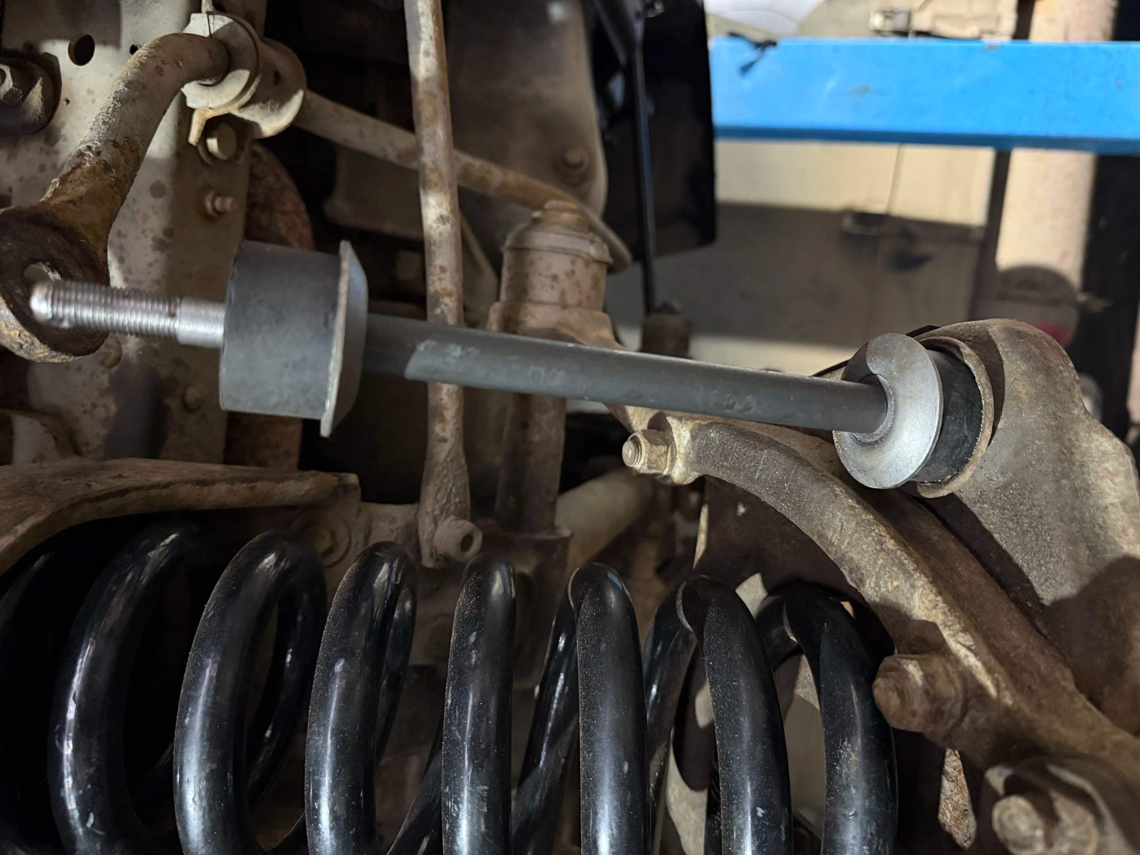 Замена передних стоек стабилизатора ГАЗ Соболь